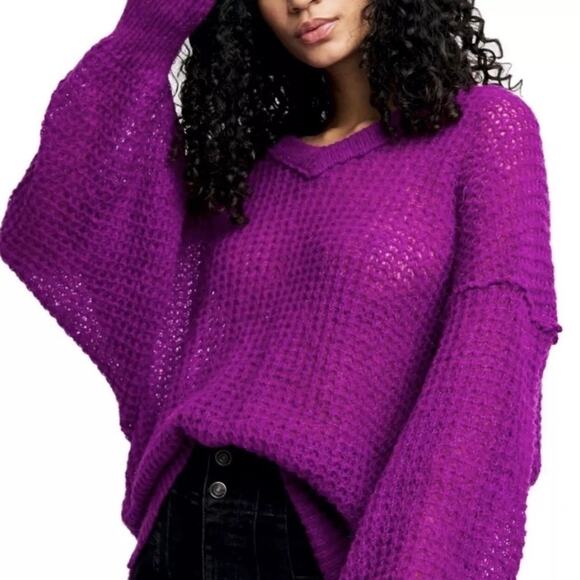 FREE PEOPLE Lulu Sweater Womens Medium Purple Wool Waffle Knit Oversized V-Neck - Picture 1 of 16